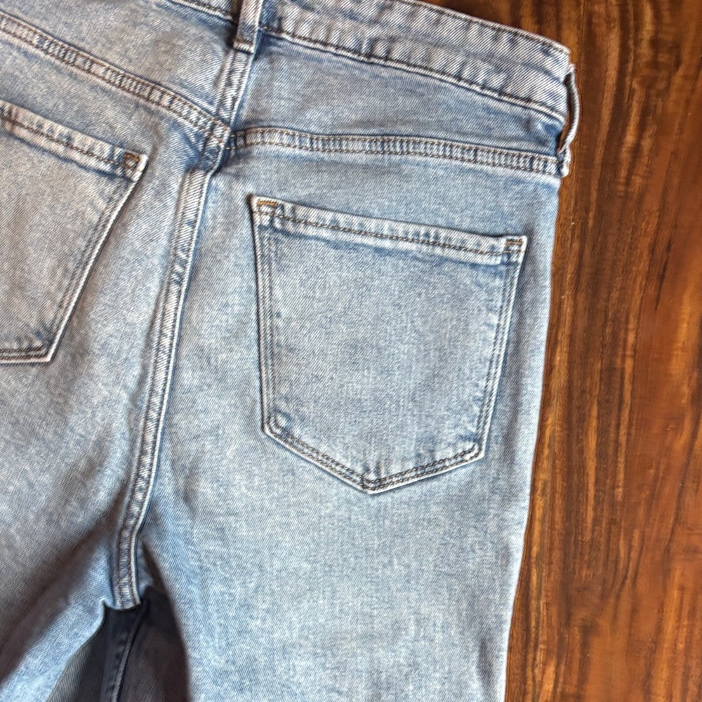 Old Navy Light Blue Flare Jeans size 6 - Picture 9 of 10